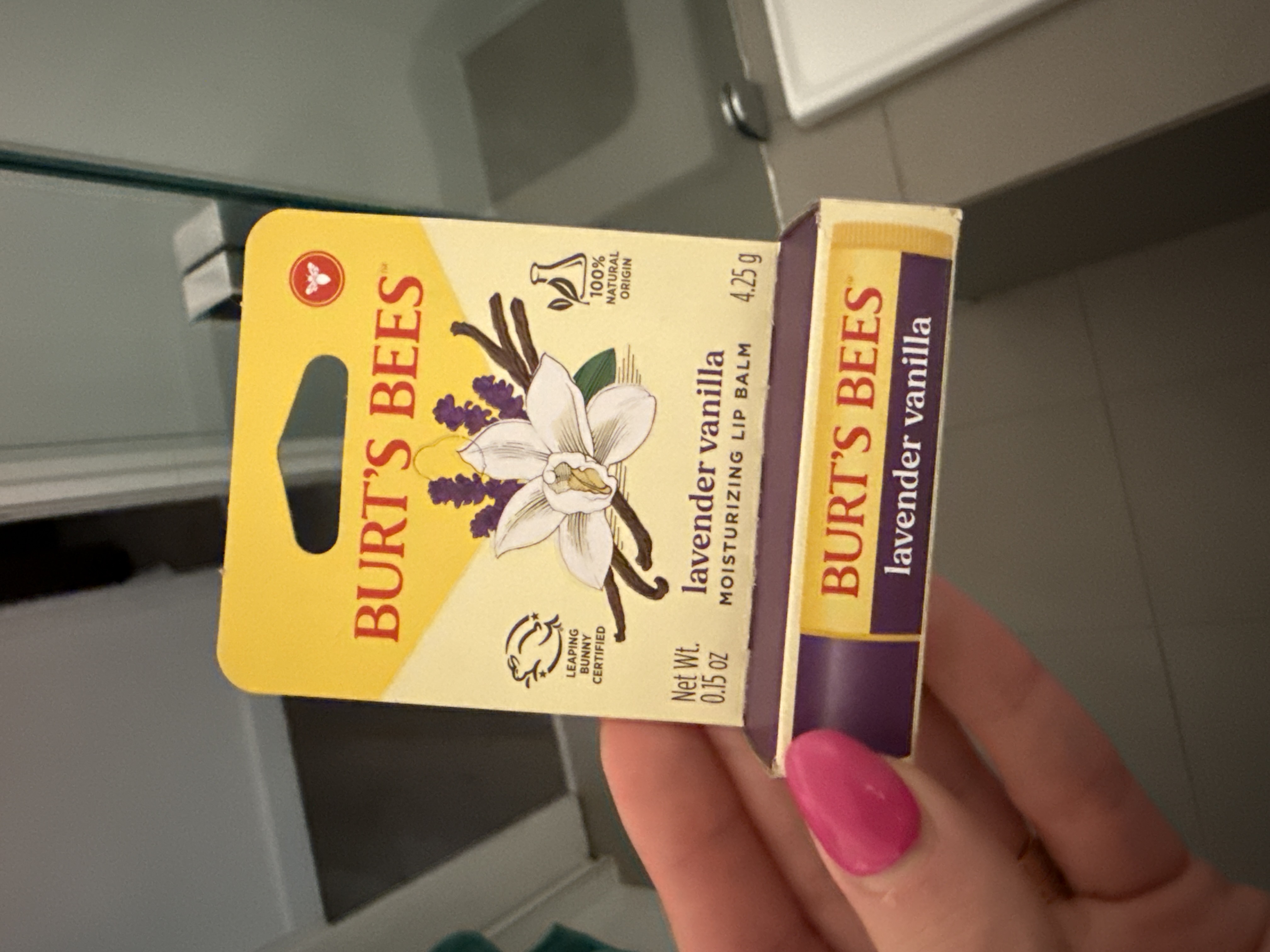 BURT'S BEES LAVENDER VANILLA LIP BALM 4.25G